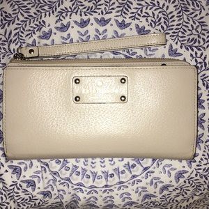 Kate Spade wristlet wallet